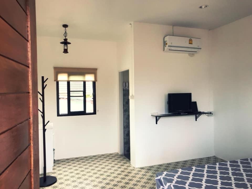 Bed and Breakfast Grandmabalcony Prachuap Khiri Khan Esterno foto